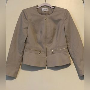 Calvin Klein Women's Blazer Jacket Zip Up Sz 4 beige Zip Pockets Long Sleeve .